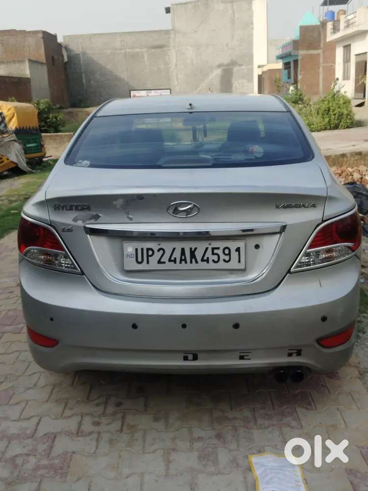 Hyundai Verna 2012