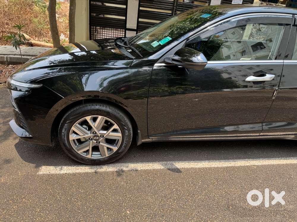 Hyundai Verna Petrol Top End Automatic Ivt Fully Loaded Black Colour