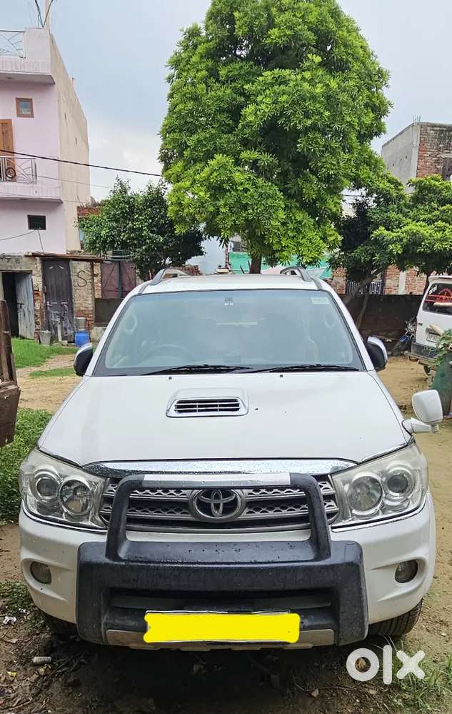 Toyota Fortuner 2010 Diesel 195000 Km Driven