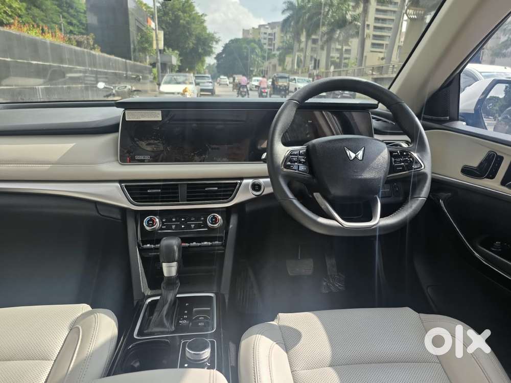 Mahindra Xuv700 2.2 Ax 7 Diesel At Luxury Pack Str, 2024, Diesel