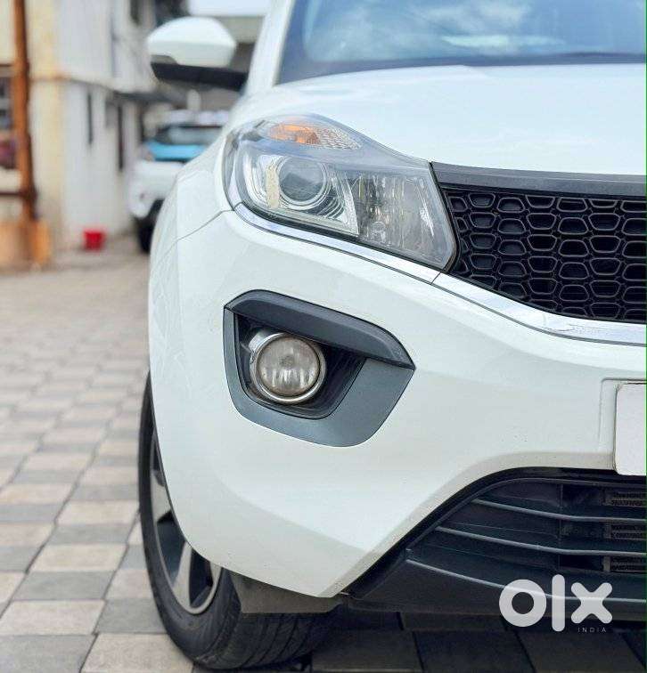 Tata Nexon 1.2 Revotron Xza Plus (o) Amt, 2018, Petrol