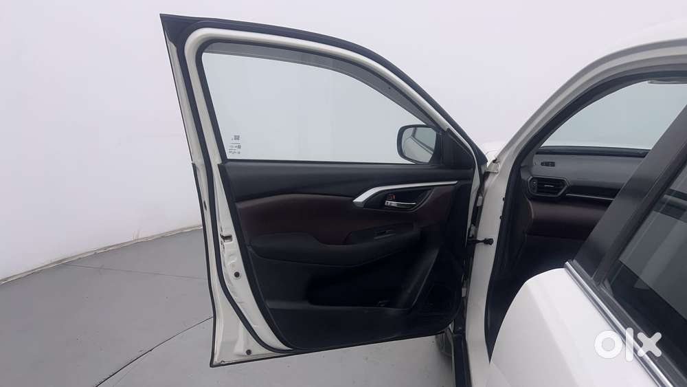 Maruti Suzuki Grand Vitara 1.5 Delta Smart Hybrid, 2023, Petrol