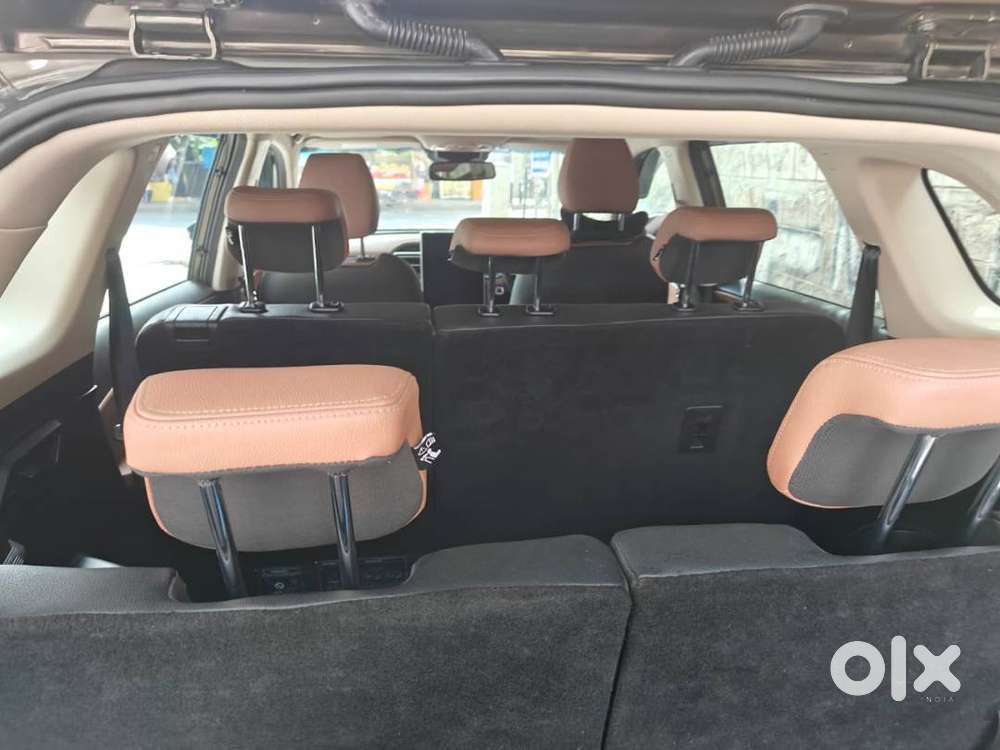 Mg Hector Plus Savvy Pro  Petrol Cvt Automatic  2023  Dune Brown 7