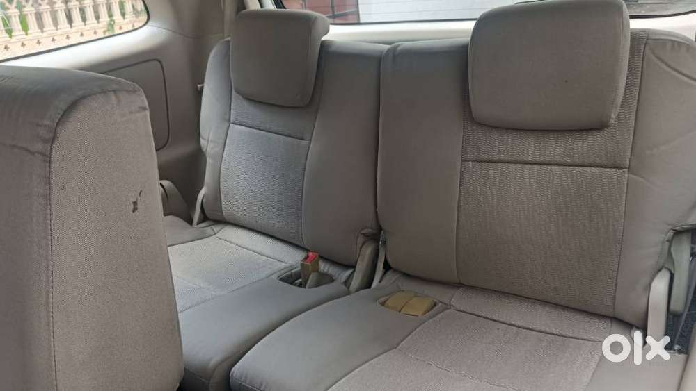 Toyota Innova 2.5 V Diesel 8-seater, 2006, Diesel