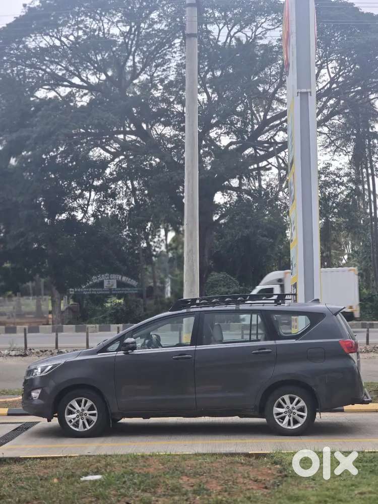 Toyota Innova Crysta 2.4 G 2017