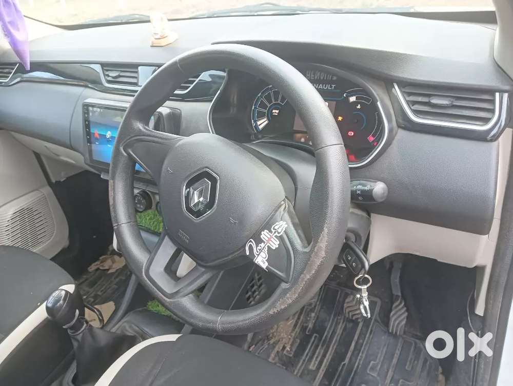 Renault Triber 1.0 Rxt 2021 Car