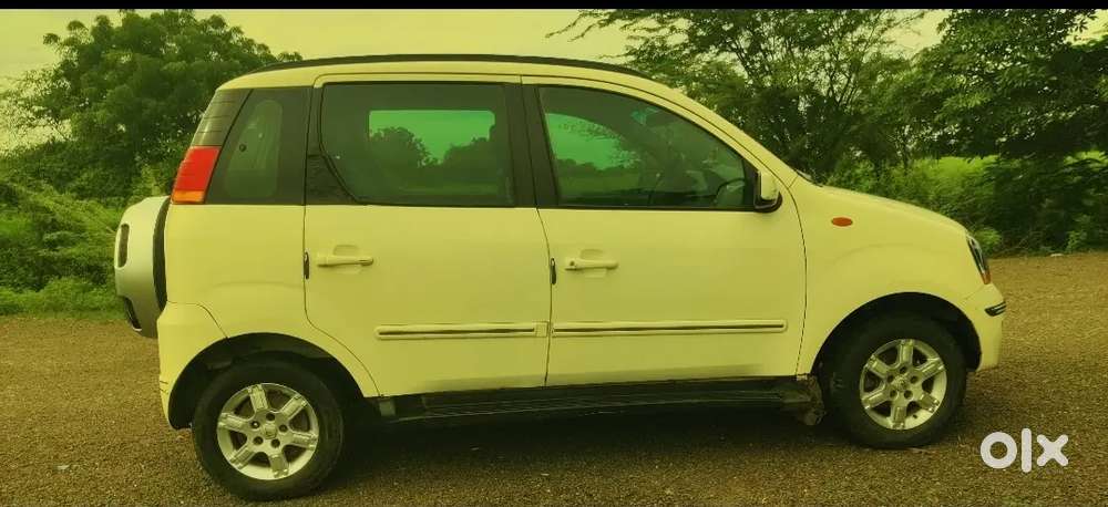 Mahindra Quanto 1.5 C8 2013