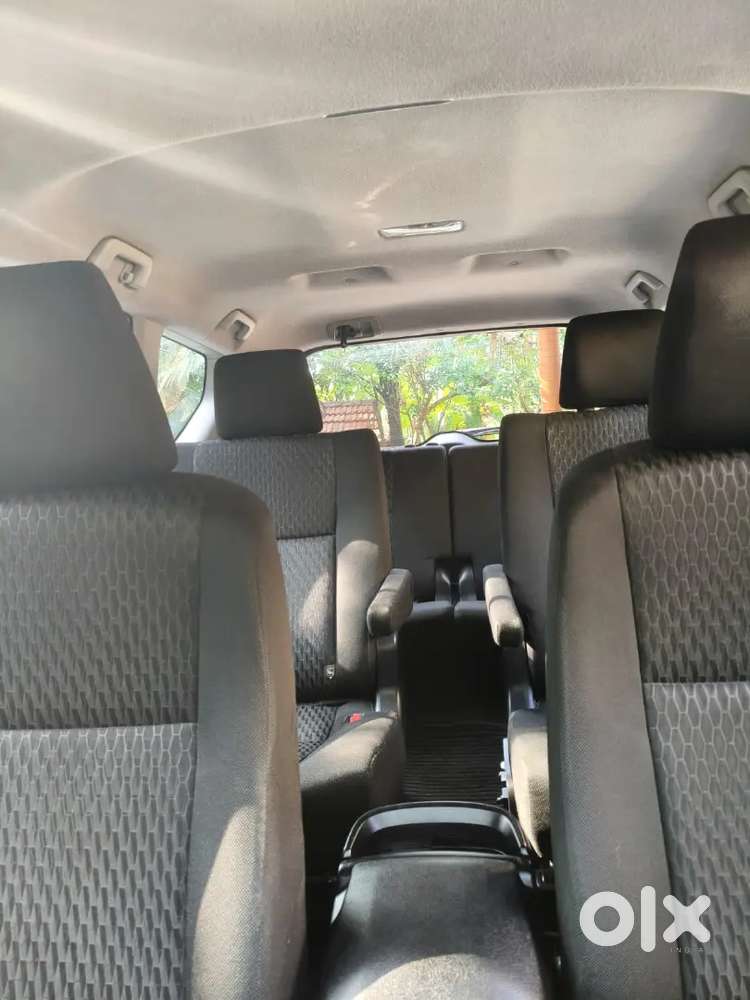 Single Owner Innova Crysta 2017 Gx Showroom Service No Accident