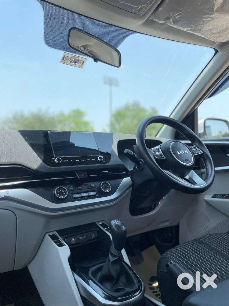 Kia Carens 1.4 Prestige 7 Str, 2023, Petrol
