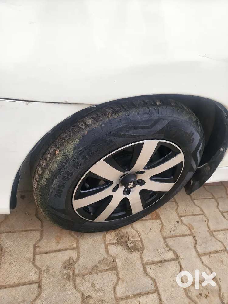 Innova White Good Condition