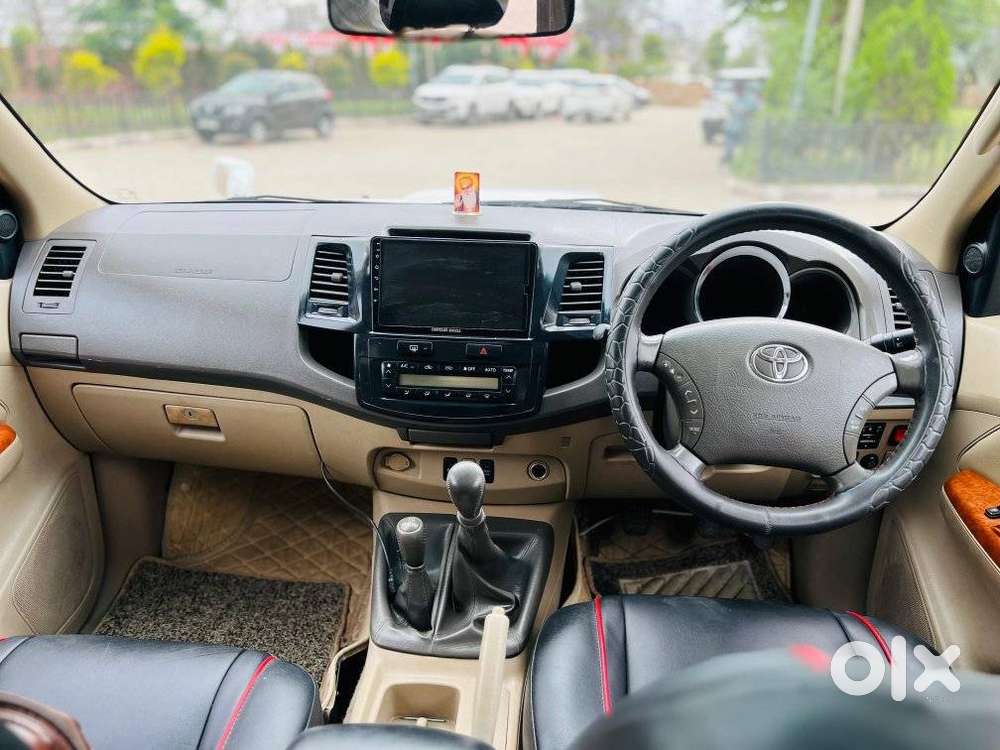 Toyota Fortuner 3.0 4x4 Anniversary Edition Mt, 2011, Diesel