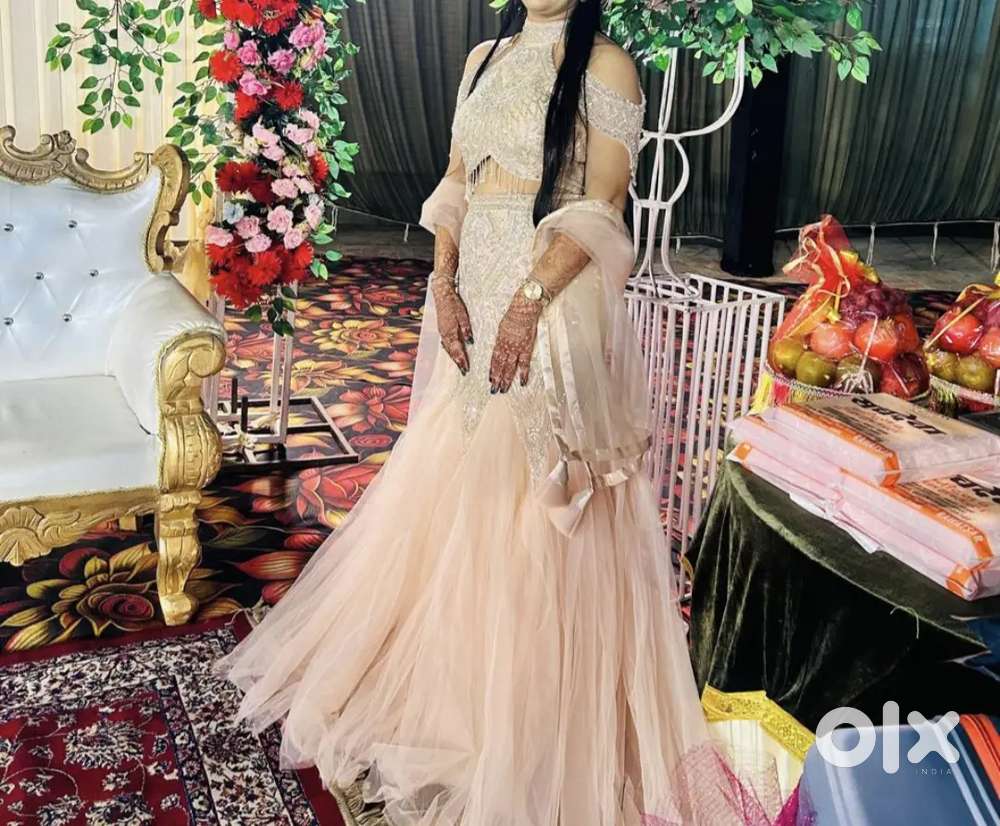 white christmas dresses Scarlet Fish-Cut Lehenga Set main image 0