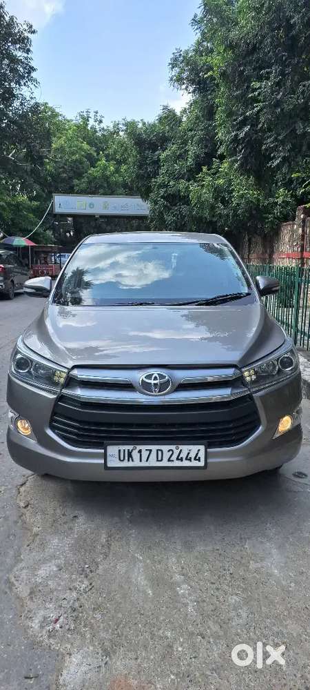 Toyota Innova Crysta 2.4v 2016