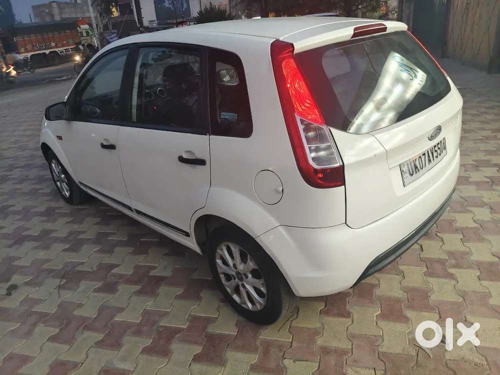 1st Owner. Alloys. 27 Kmpl Mileage 2013 Model Chilled Ac