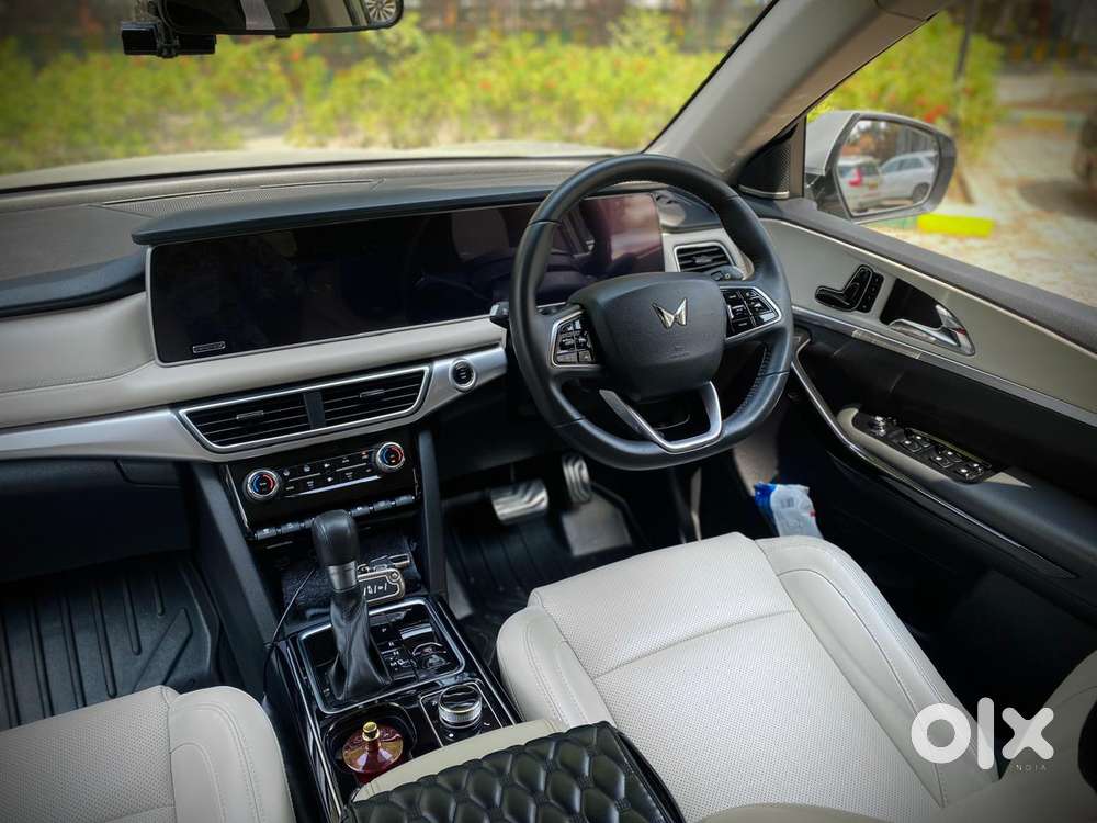 Mahindra Xuv700 2.2 Ax 7 Diesel At Luxury Pack Str, 2022, Diesel