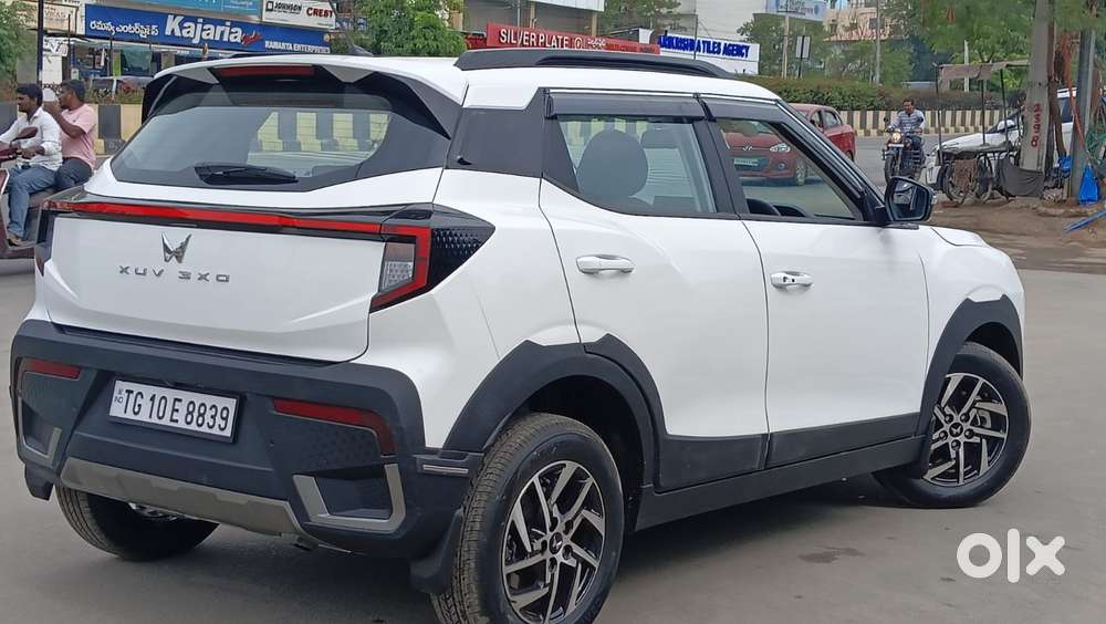 Mahindra Xuv 3xo Ax5 1.5 Diesel Autoshift Plus, 2026, Diesel