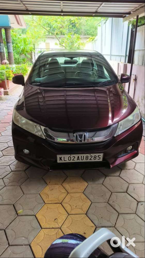 Reverse Camera, Led Screen,door Dampening, Anti Glare Front Glass,