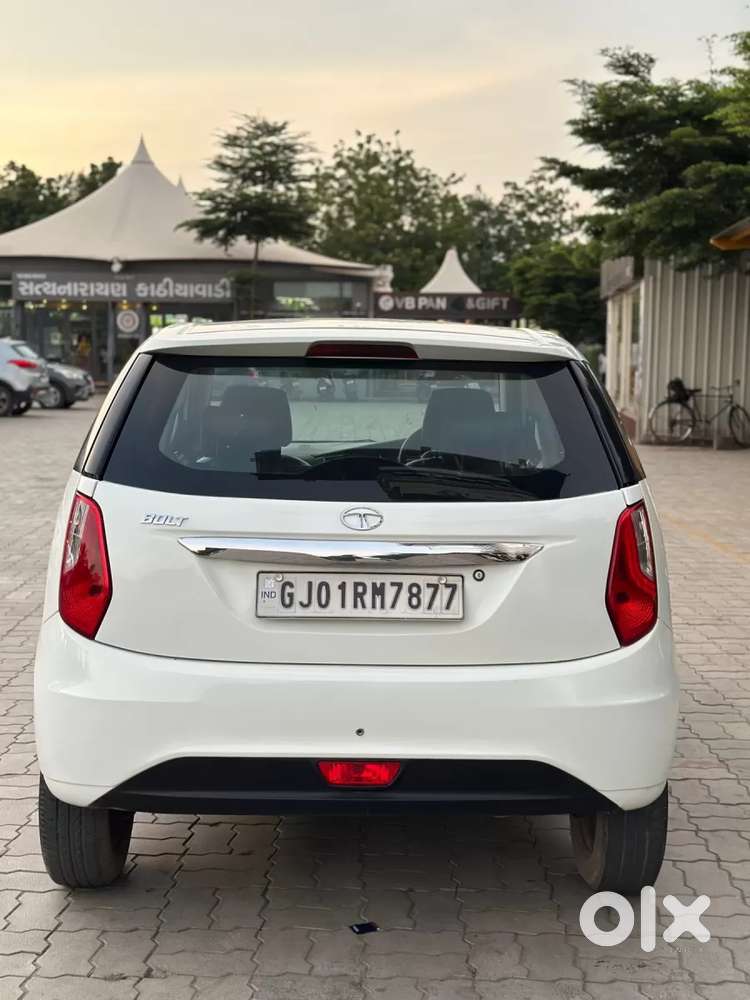 Tata Bolt Revotron Xt, 2016, Petrol