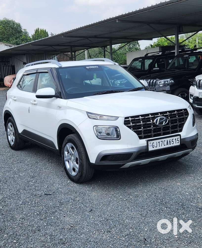 Hyundai Venue 1.2 S (o), 2021, Petrol