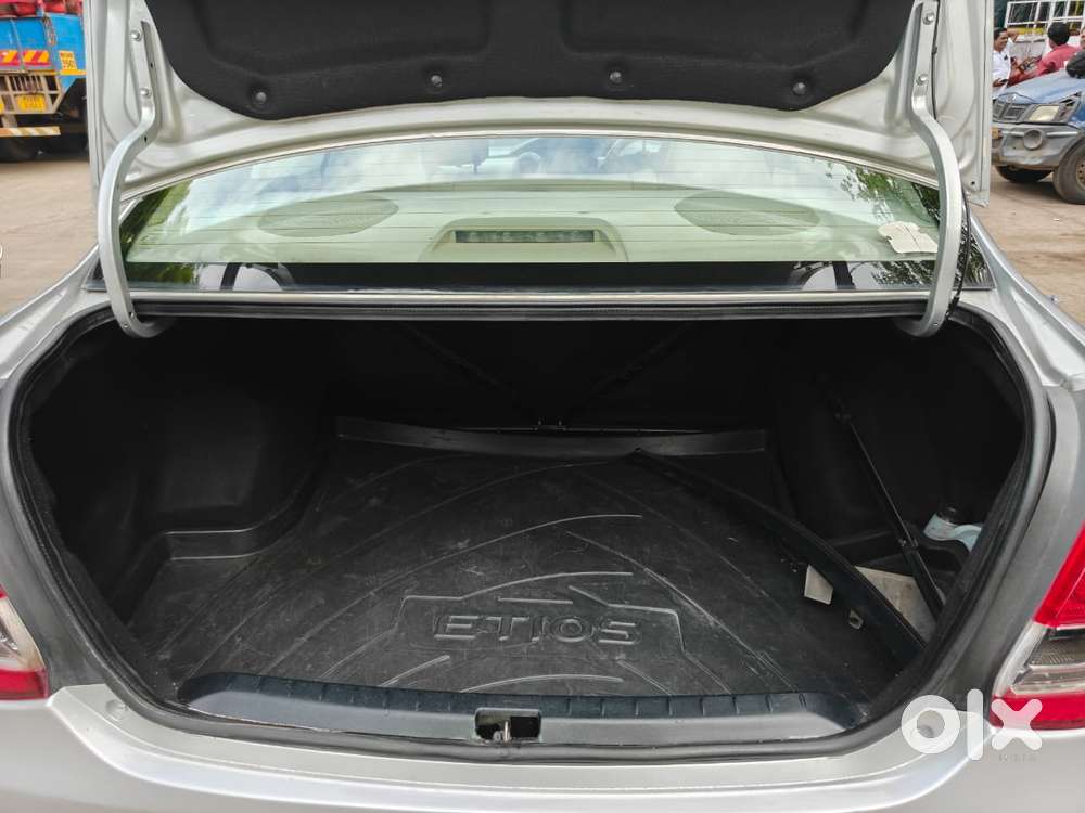 Toyota Etios V Sp, 2015, Petrol