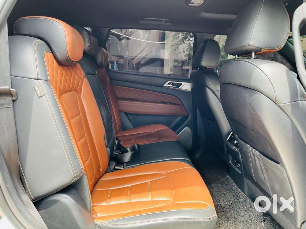 Mahindra Alturas G4 4wd At, 2022, Diesel