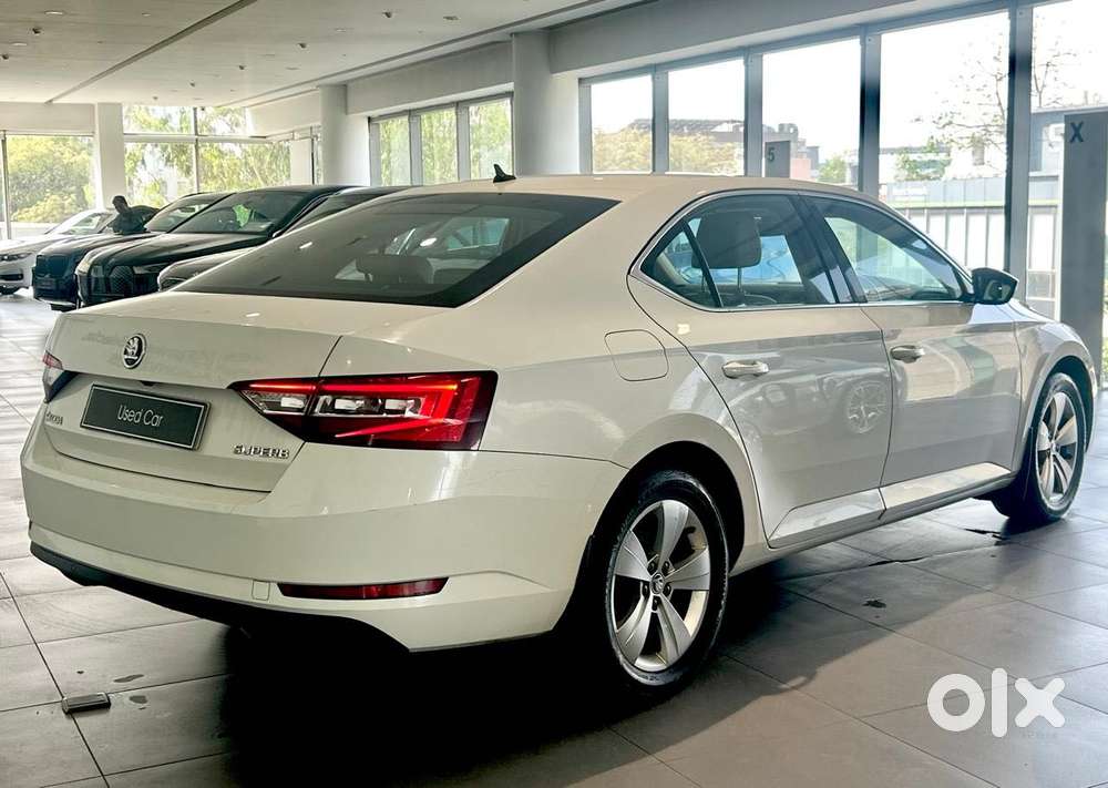 Skoda Superb Style 1.8 Tsi At, 2018, Petrol
