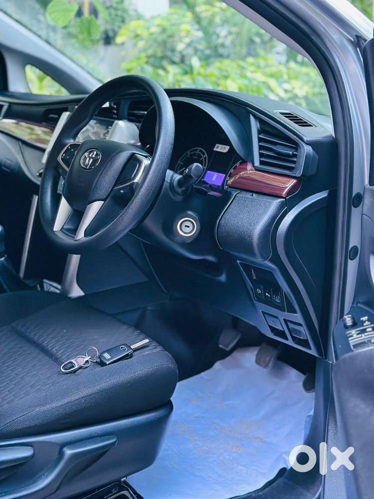Toyota Innova Crysta 2.4 Gx Limited Edition 8 Str, 2022, Diesel