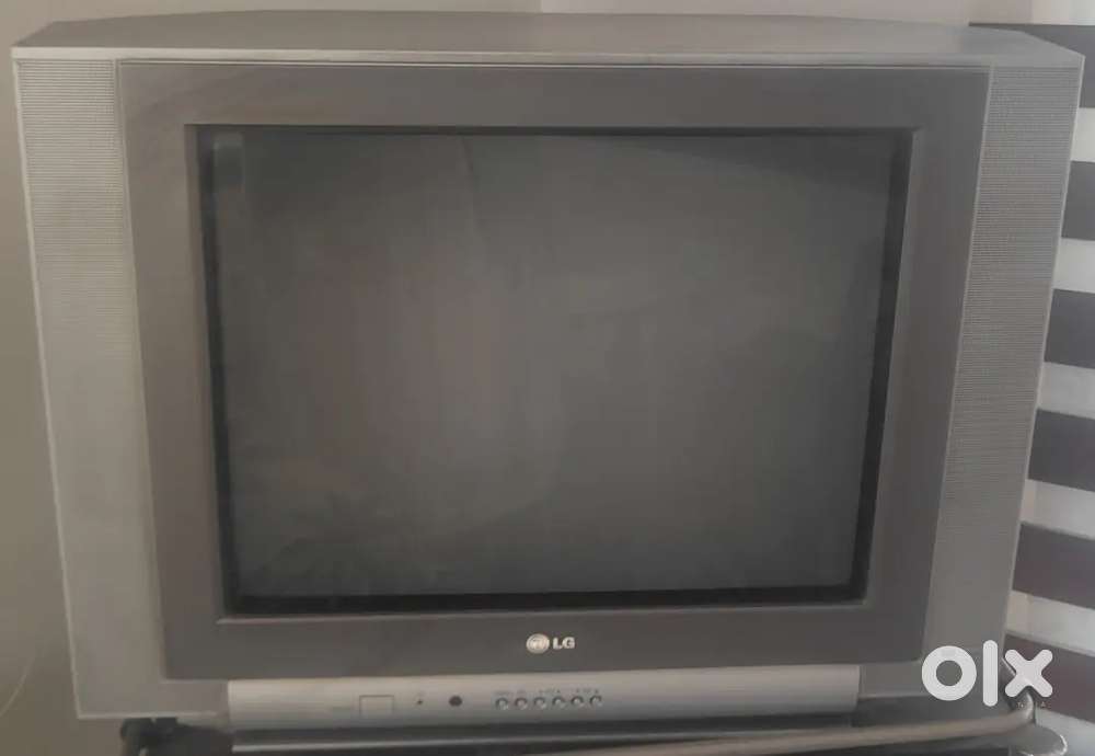 LG tv it is good condition and seven year old   Pictures quality good