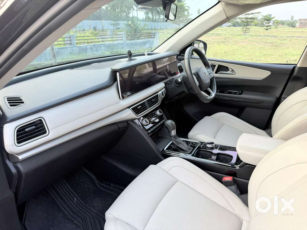 Mahindra Xuv700 Ax7 Luxury Pack Awd, 2023, Diesel