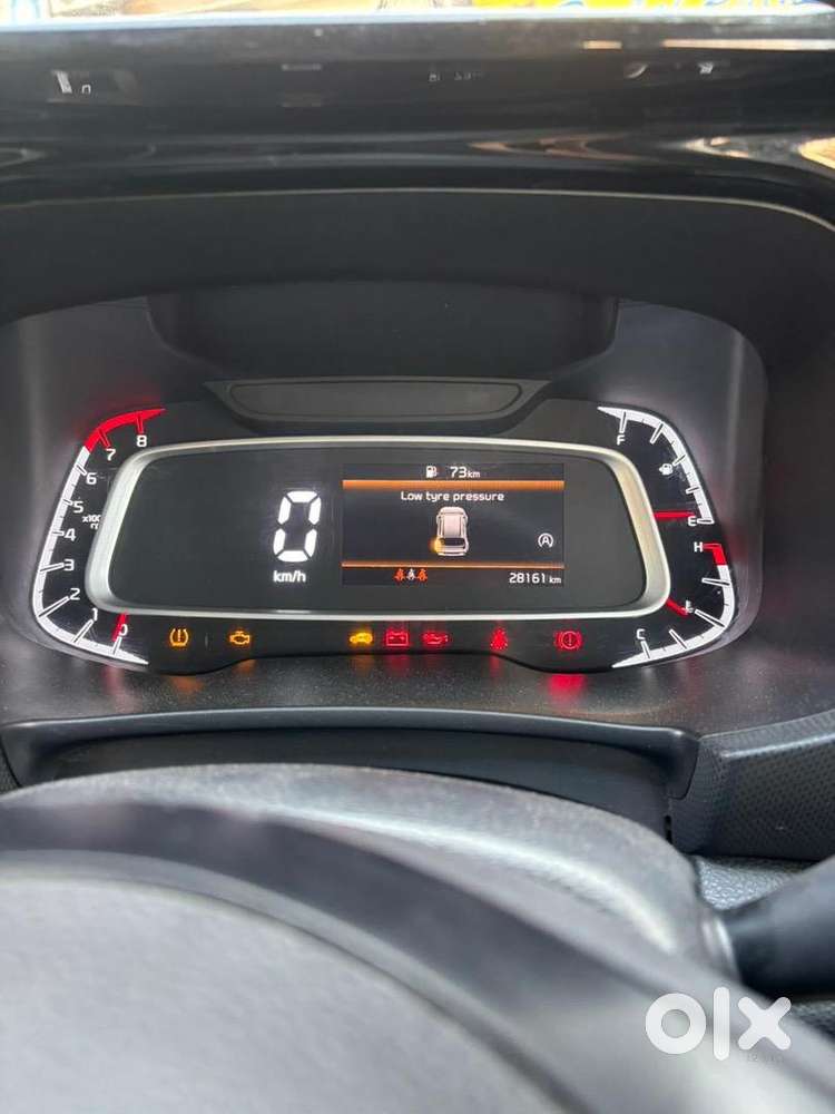 Kia Sonet 2024 Petrol Well Maintained