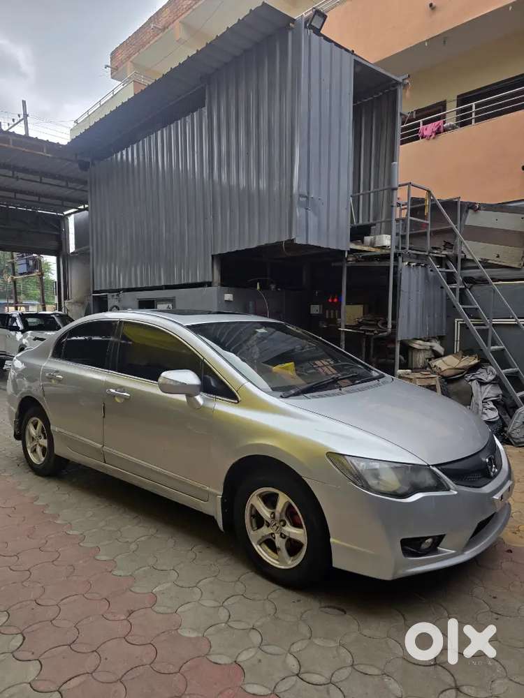 Honda Civic 1.8 E 2011