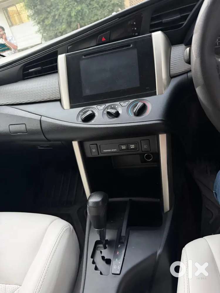 Innova Crysta 2.8g Automatic Disel Super Duper Prime Condition