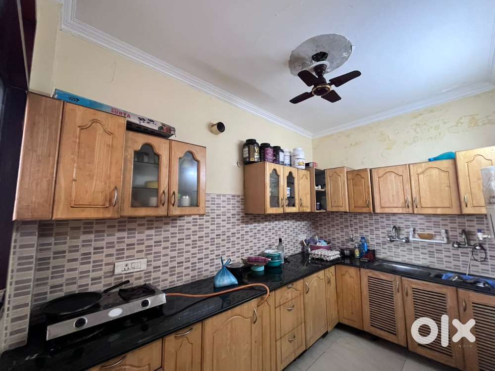 One room available in 3bhk flat only for girls