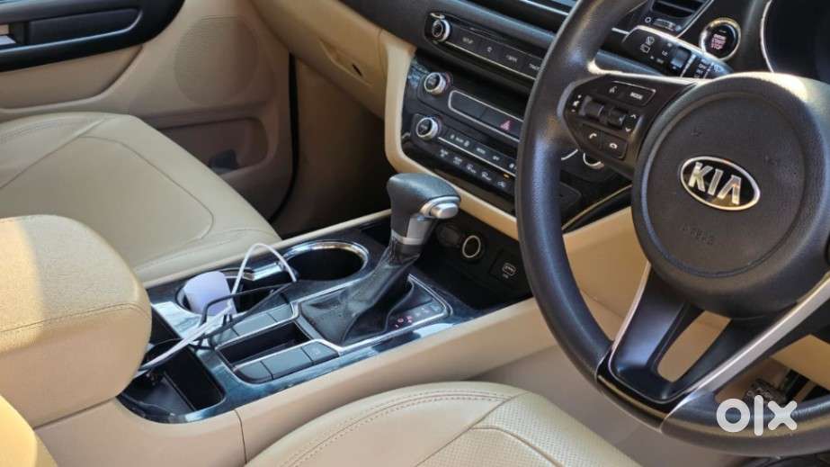 Kia Carnival Limousine Plus 7 Str, 2021, Diesel