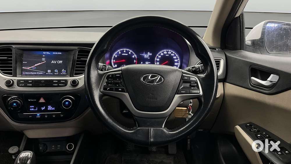 Hyundai Verna 1.6 Vtvt Sx, 2017, Petrol