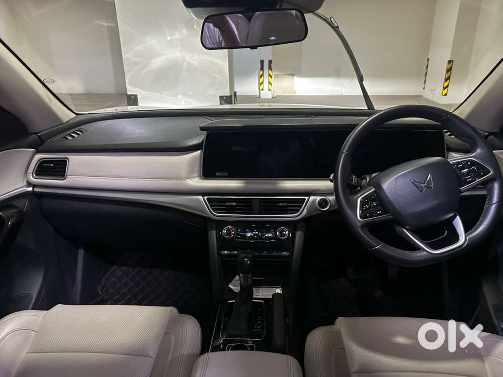 Mahindra Xuv700 2022 Diesel Well Maintained