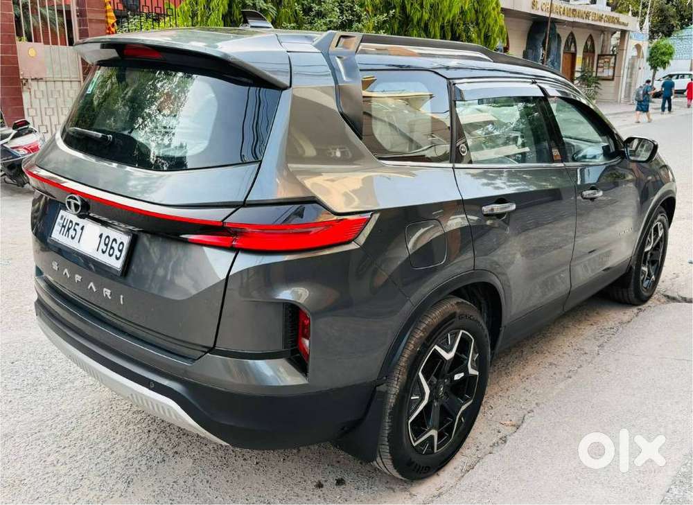 Tata Safari Accomplished Dark Edition At, 2024