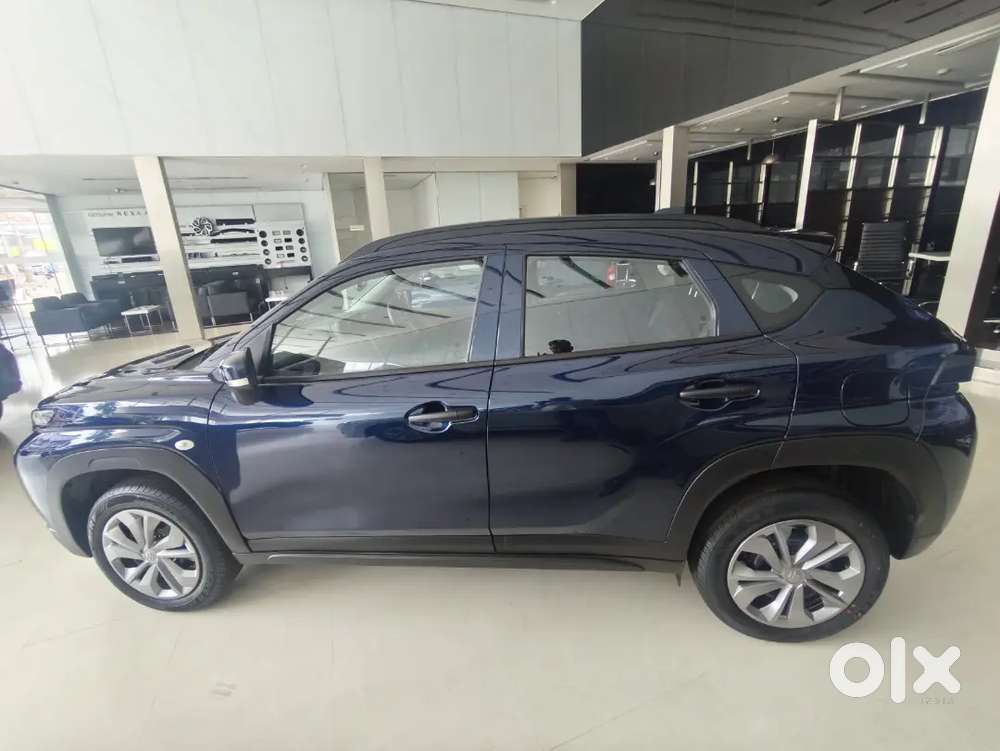 Maruti Suzuki Fronx(car Showroom)