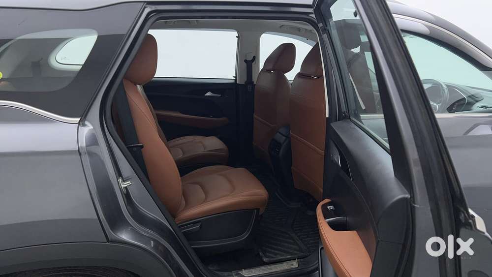 Mg Hector Plus 1.5 Sharp Turbo Cvt 6 Str, 2022, Petrol