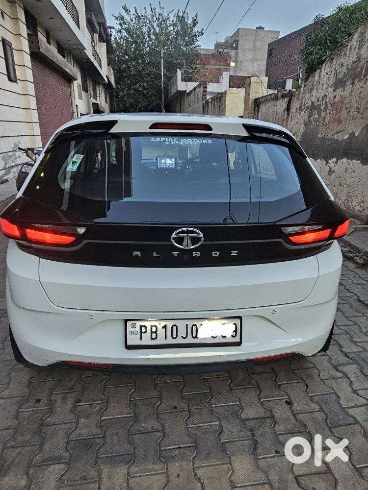 Tata Altroz 1.2 Xe, 2023, Petrol