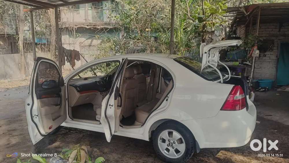Chevrolet Aveo 2011 Petrol