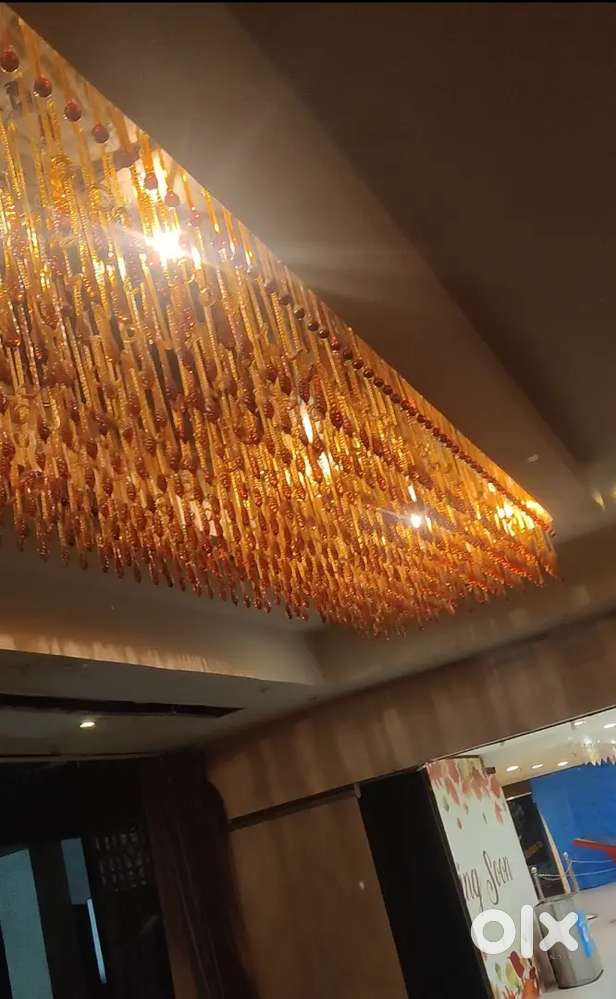 Selling 16ft long chandiler for home or cafe