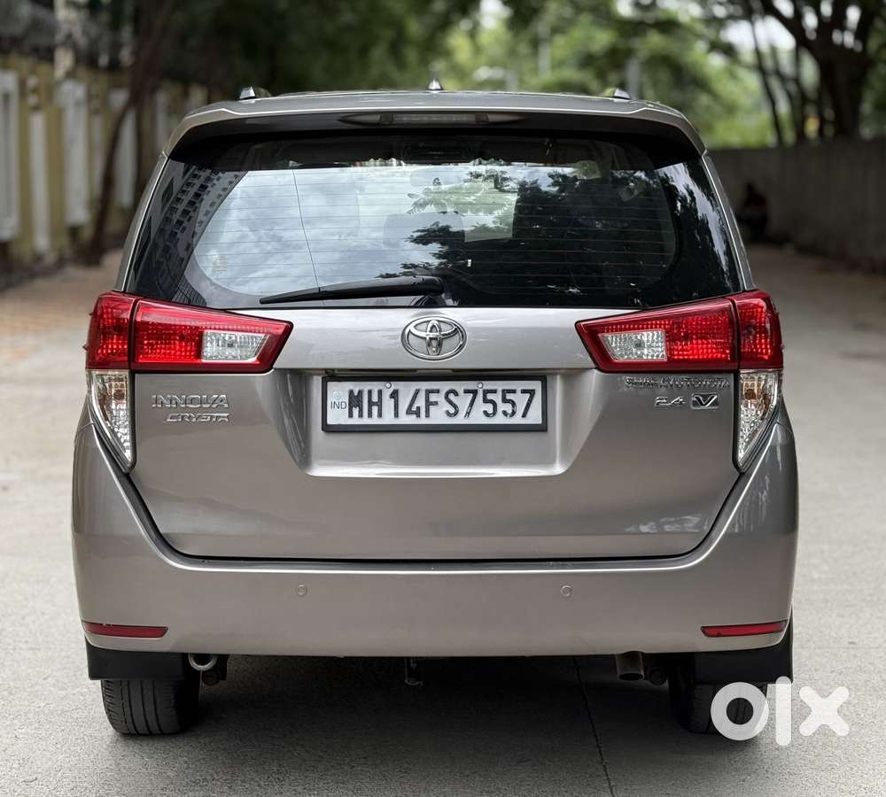 Toyota Innova Crysta 2.4 V 8 Str, 2016, Diesel