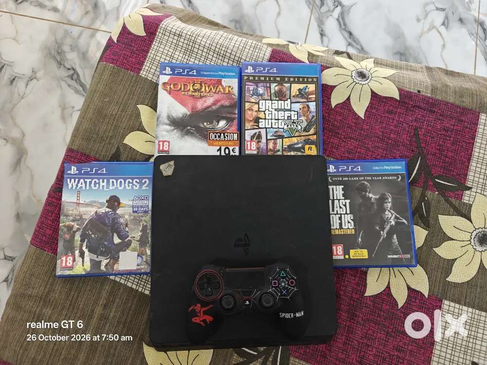 PS4 slime PlayStation 4 slim