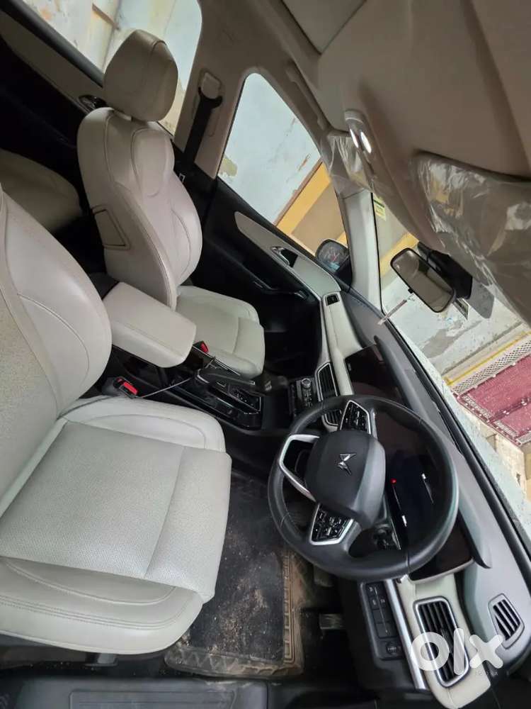 Mahindra Xuv700 Ax7 2024