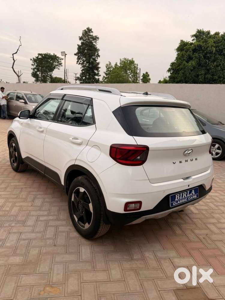 Hyundai Venue 1.2 S Plus, 2019, Petrol