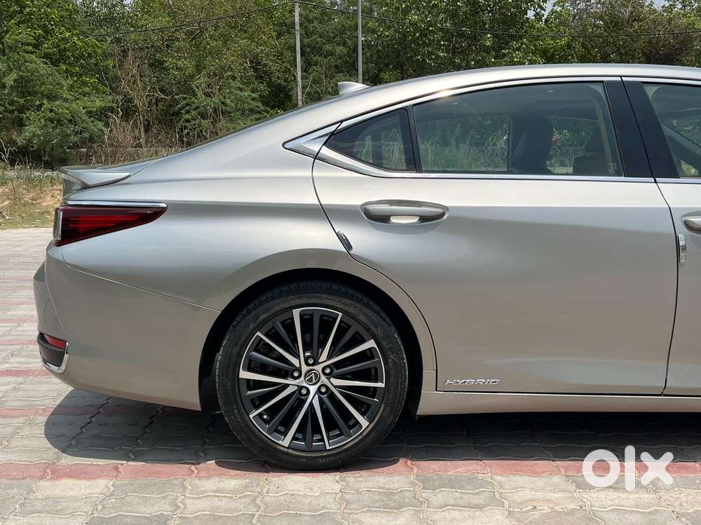 Lexus Es 300h Luxury, 2022, Petrol