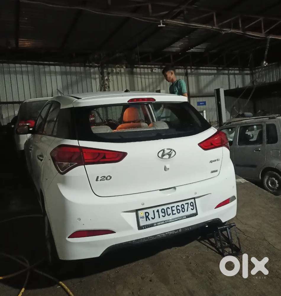 Hyundai New I20 2015 Petrol Brand New Tayar New Battery