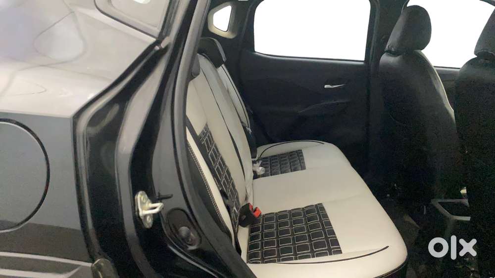 Nissan Magnite Kuro Edition 1.0 Petrol Mt, 2025, Petrol