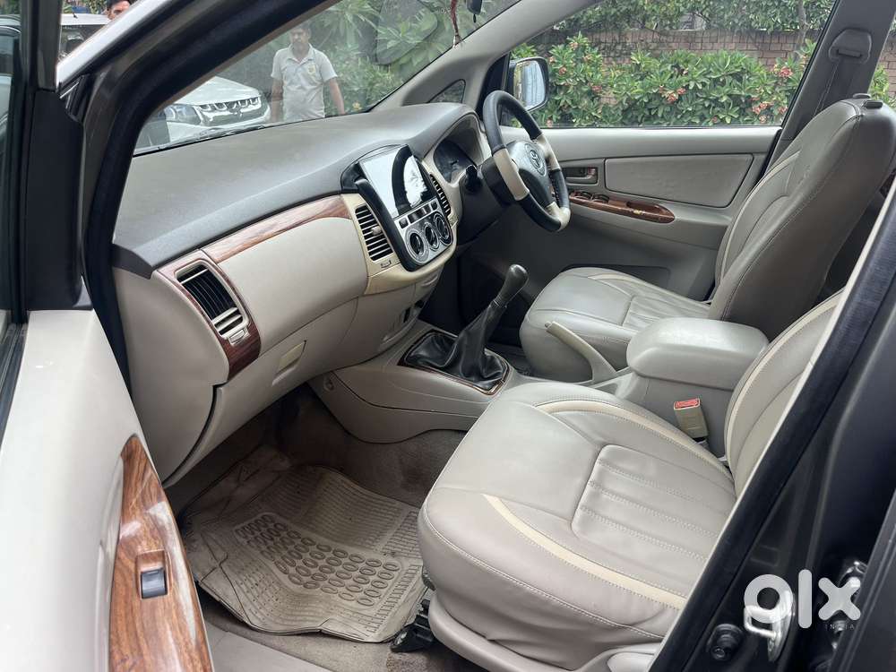 Toyota Innova 2.5 G4 Diesel 8-seater, 2010, Diesel